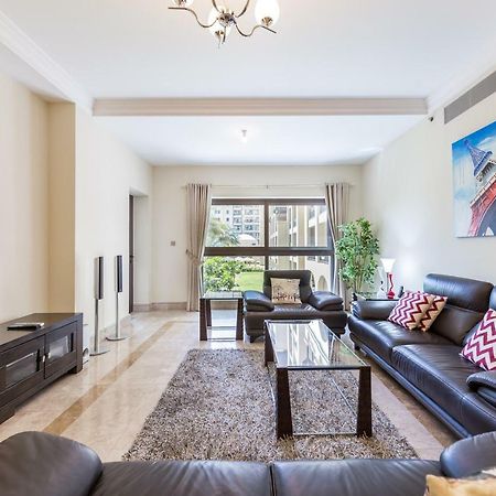 Beachfront Two Bedrooms On Palm Jumeirah By Deluxe Holiday Homes Dubai Buitenkant foto