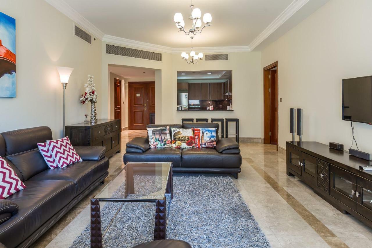 Beachfront Two Bedrooms On Palm Jumeirah By Deluxe Holiday Homes Dubai Buitenkant foto