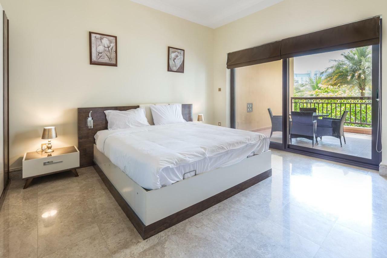 Beachfront Two Bedrooms On Palm Jumeirah By Deluxe Holiday Homes Dubai Buitenkant foto