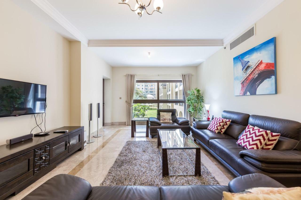Beachfront Two Bedrooms On Palm Jumeirah By Deluxe Holiday Homes Dubai Buitenkant foto