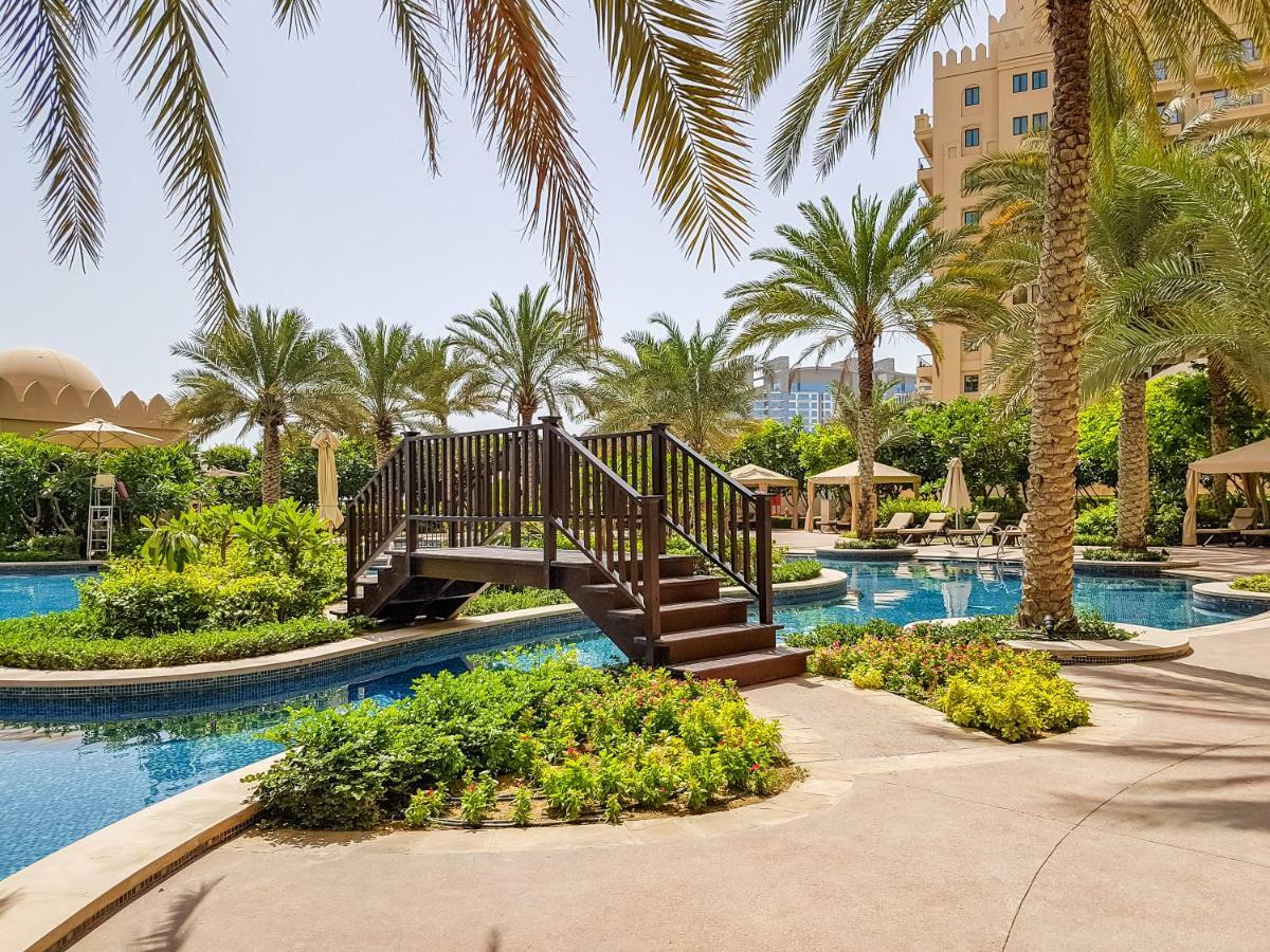 Beachfront Two Bedrooms On Palm Jumeirah By Deluxe Holiday Homes Dubai Buitenkant foto
