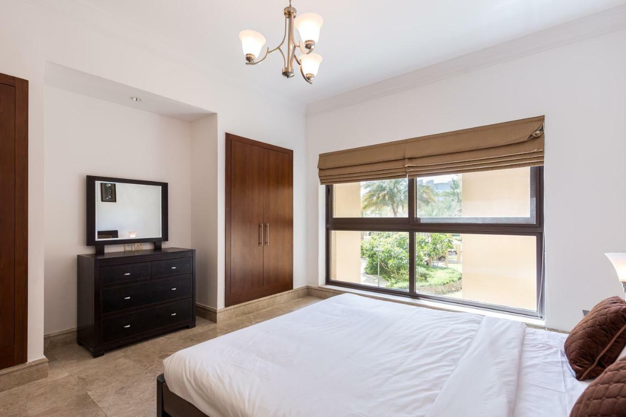 Beachfront Two Bedrooms On Palm Jumeirah By Deluxe Holiday Homes Dubai Buitenkant foto