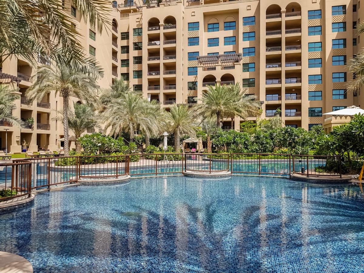 Beachfront Two Bedrooms On Palm Jumeirah By Deluxe Holiday Homes Dubai Buitenkant foto