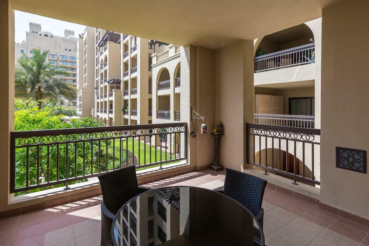 Beachfront Two Bedrooms On Palm Jumeirah By Deluxe Holiday Homes Dubai Buitenkant foto